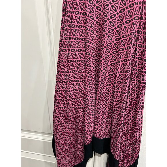 Pink & Black Geometric Patterned Loose-Fit Dress With Asymmetrical Hem - Picture 4 of 6